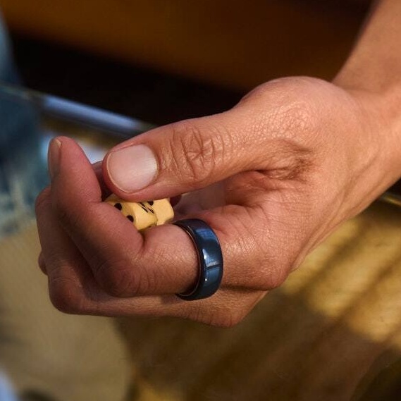 Oura Ring 4 Ceramic - Midnight - Express Yourself In Colorful Ceramic.